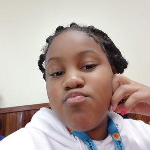 Meet your Posher, Shyia